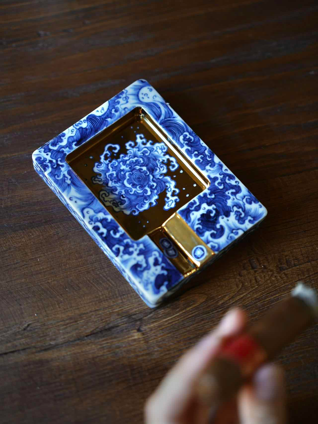 浪涌金辉小方块，陶瓷雪茄缸产品照片