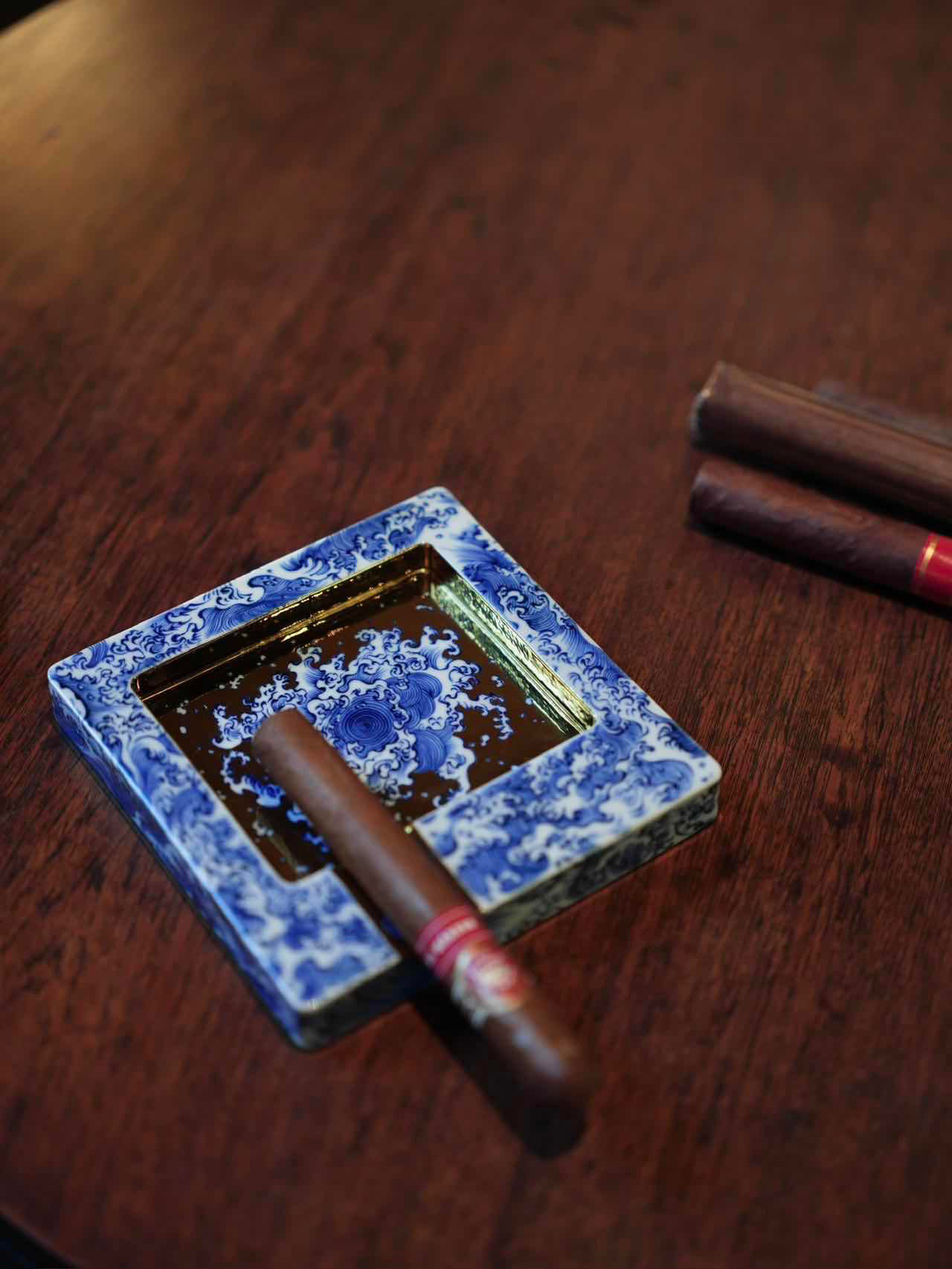浪涌金辉大方块，陶瓷雪茄缸产品照片